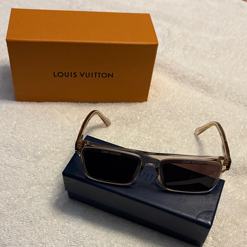 Louis Vuitton Tan and Black Sunglasses